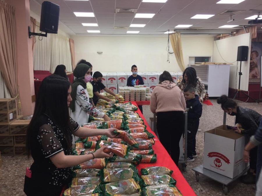 جمعية سنبدأ تنهي مشروع رزم الخير